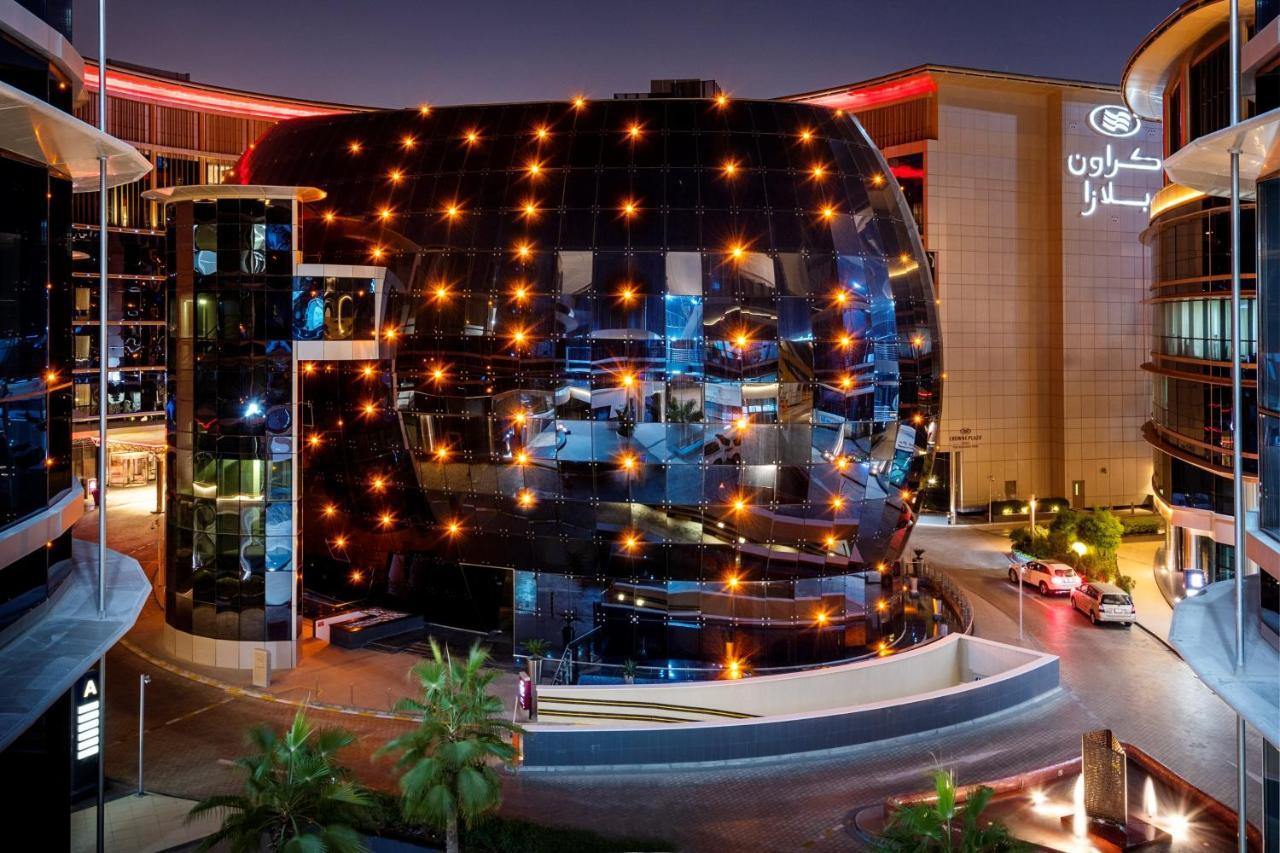 Crowne Plaza Doha - The Business Park By Ihg Hotel Bagian luar foto The mall's main entrance