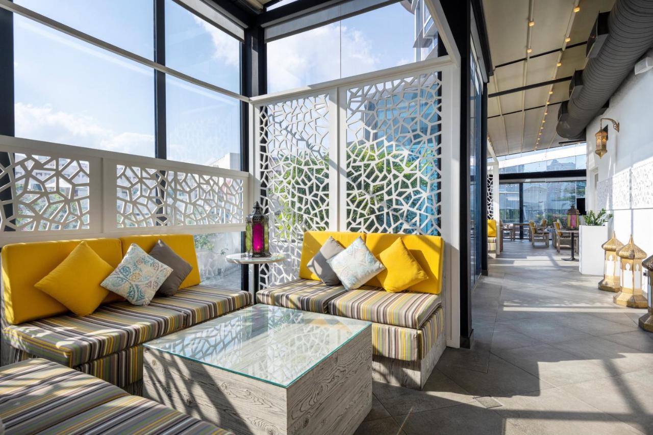 Crowne Plaza Doha - The Business Park By Ihg Hotel Bagian luar foto The Sky Bar
