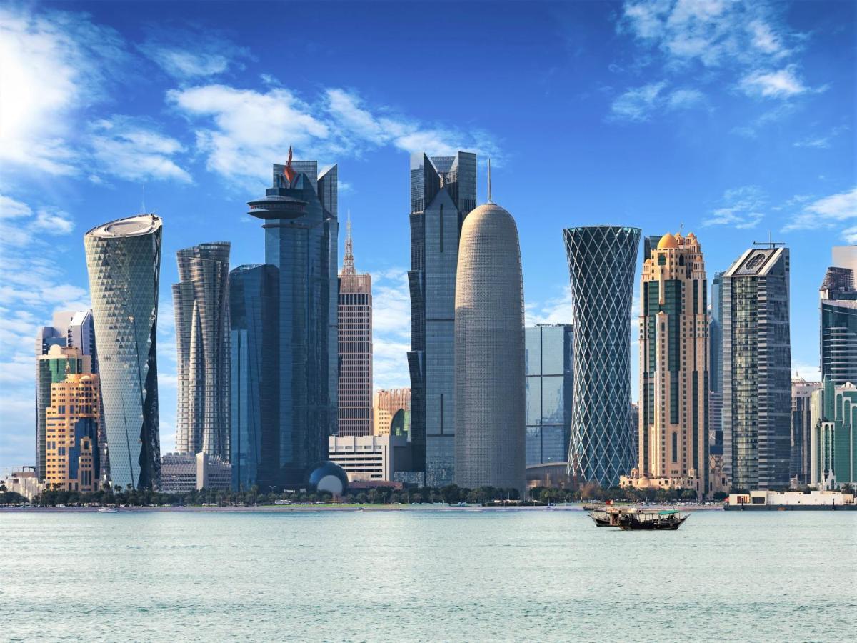 Crowne Plaza Doha - The Business Park By Ihg Hotel Bagian luar foto Doha skyline