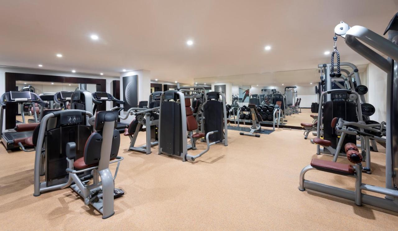 Crowne Plaza Doha - The Business Park By Ihg Hotel Bagian luar foto The gym at the hotel
