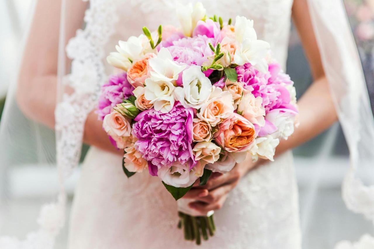 Crowne Plaza Doha - The Business Park By Ihg Hotel Bagian luar foto A bridal bouquet